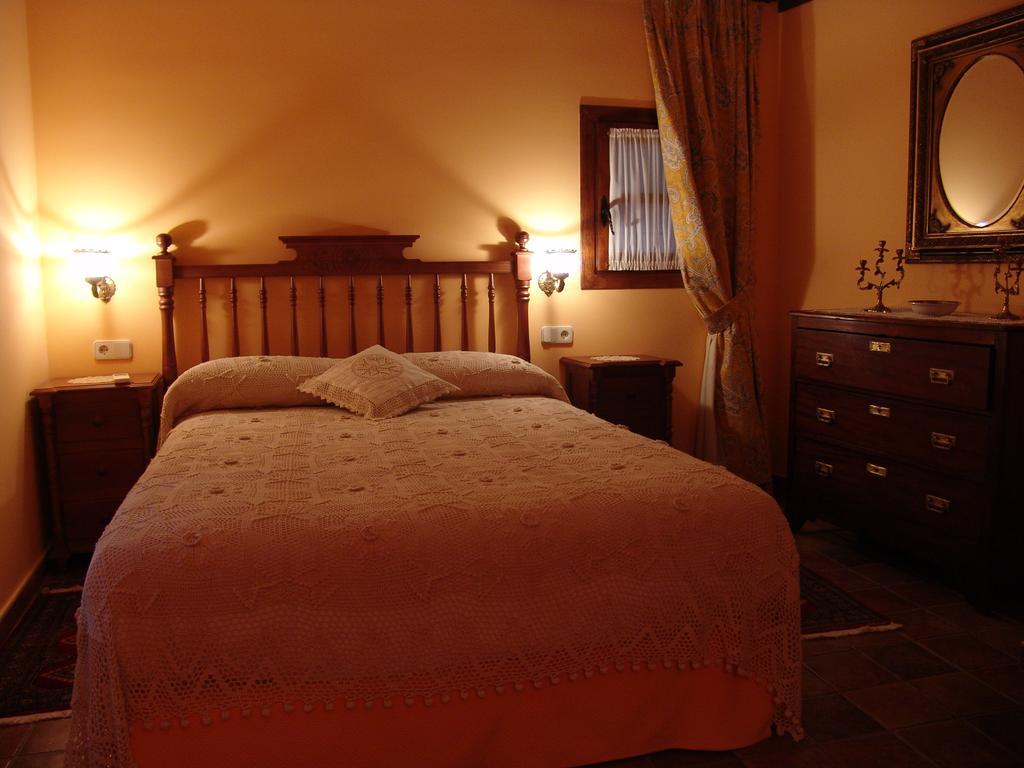 Apartamentos La Columna ชินชอน ภายนอก รูปภาพ