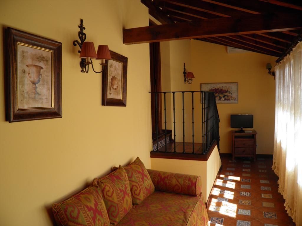 Apartamentos La Columna ชินชอน ภายนอก รูปภาพ