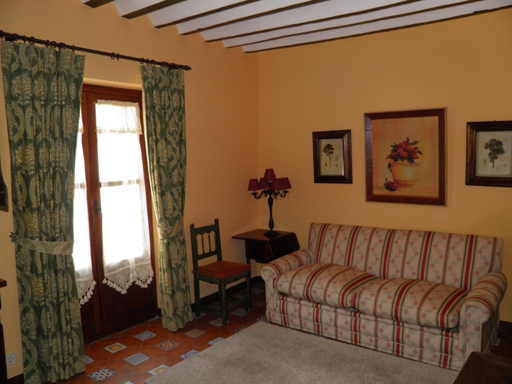 Apartamentos La Columna ชินชอน ภายนอก รูปภาพ