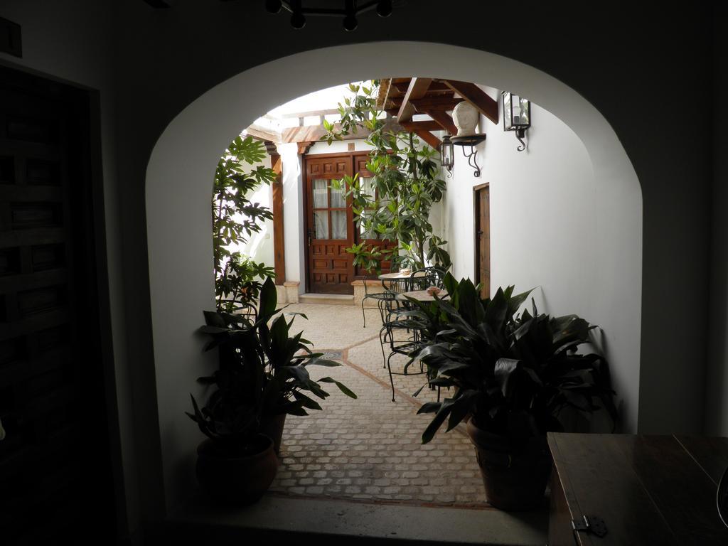 Apartamentos La Columna ชินชอน ภายนอก รูปภาพ