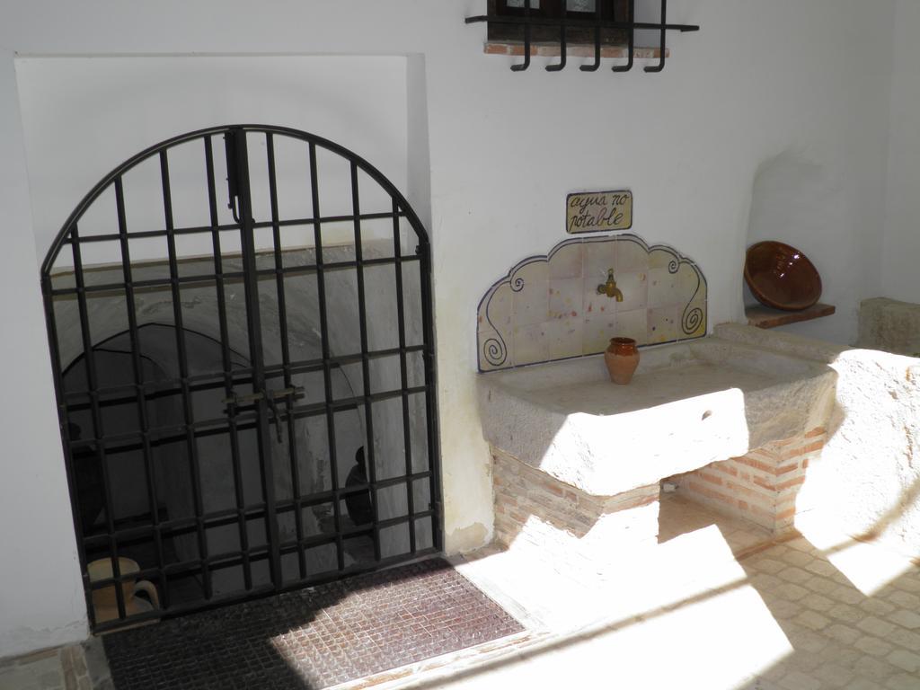 Apartamentos La Columna ชินชอน ภายนอก รูปภาพ